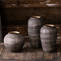 Vase rétro avec fleurs séchées Pot de poterie grossière hydroponique gitane Vase de comptoir simple ornement de bureau d'entrée de salon