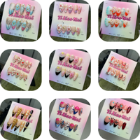 Kuku Palsu Almond Buatan Tangan Warna Pastel 3D Bunga Ombre Gradasi Kuku Palsu Lucu Mengkilap Full Cover Manikur