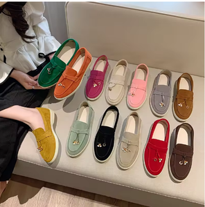 Vente directe usine : Nouveaux mocassins décontractés confortables à bout peu profond pour femmes grandes tailles 2026 - Product Image 1
