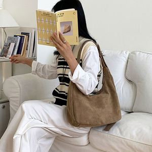 Sac fourre-tout en daim personnalisé pour femme, grand format, avec logo, sacs à bandoulière pour femme - Product Image 3