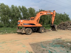 Excavatrice sur chenilles Hyundai 210W-7 d'occasion, 21 tonnes, robuste, fabriquée en Corée du Sud, à bon prix - Product Image 4