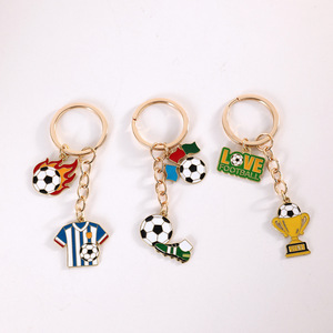 Porte-clés en métal personnalisé OEM ODM Coupe du Monde de Football 2026 – Cadeau pour supporters des États-Unis, du Canada et du Mexique – Souvenir de football pour 48 équipes – Vente en gros - Product Image 2