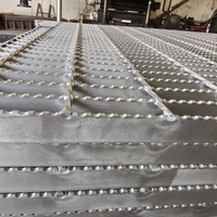 Grille en acier pour le sol du centre commercial, treillis pour le sol du couloir du ciel et plaque de grille en acier inoxydable pour le sol du lieu de sport