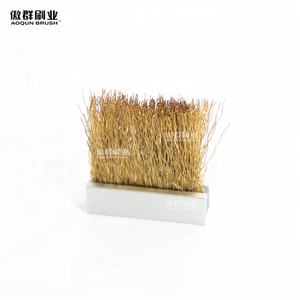 씰 채널 구리 청동 와이어 스트립 브러시는 인청동 와이어, 합금 <span class=keywords><strong>510</strong></span>을 사용하며, 구리 95%와 주석 5%로 구성되어 있습니다. - Product Image 3