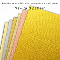 Nouveau papier métallisé à motif quadrillé en carton métallique pour l'emballage de boîtes cadeaux, la couverture de livres, l'impression et la décoration