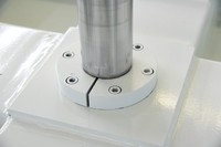 Presse à froid de qualité industrielle pour l'application de revêtement de porte