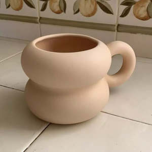 Tazas de Cerámica Minimalistas, Gruesas y Curvas, con Forma Original, Ideales para Capuchino, Chocolate Caliente, Café de la Mañana - Product Image 6