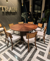 Modernes Luxus-Restaurantmöbel-Set mit Rattan-Rückenlehne Esszimmerstuhl und Holz-Sternförmiger Esstisch für Hotel- und Café-Projekte