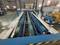 Línea de producción de conductos de 5-18 m/min controlada por PLC automático Precisión de ± 0,5mm con componentes de bomba de motor central