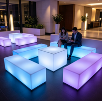 Ensemble table et banc lumineux LED RGB 16 couleurs en PE, étanche, pour extérieur, idéal pour hôtels, piscines, fêtes et événements