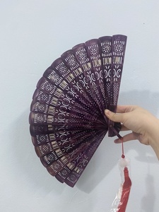 Abanico Plegable de Cuerno de Búfalo Genuino Morado Premium, Abanico Hecho a Mano con Diseño Calado Exquisito para Regalo o Decoración - Product Image 4