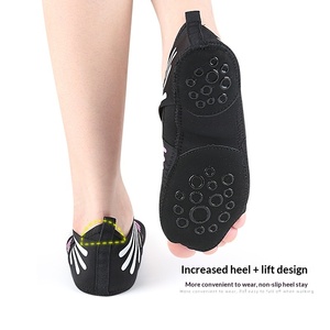 Chaussures de yoga pour femmes à semelle souple, légères, antidérapantes, en cuir et caoutchouc, pour Pilates, danse à cinq doigts, entraînement sportif, aérien et de printemps, à bout ouvert - Product Image 3