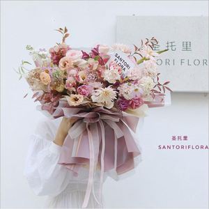 Papier d'emballage pour fleurs en plastique imperméable de style coréen 56*56,5 cm avec bord doré imprimé - Product Image 5