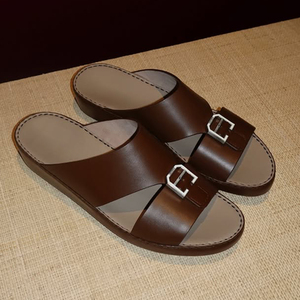 Chaussons arabes personnalisés pour hommes en cuir véritable, pièces métalliques sur mesure, légers, rembourrés, pour usage quotidien et extérieur - Product Image 2