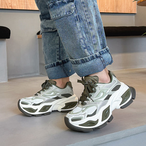 Zapatillas deportivas casuales transpirables de verano para hombre, estilo papá, de malla, con suela gruesa y cordones, las más vendidas y de moda. - Product Image 2