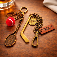 Porte-clés personnalisé en métal, thème raquette de tennis, vintage, club sportif, atelier, avec boule en feutre et breloque bâton de hockey Oilers