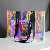 Sac de plage personnalisé 2024, sac de shopping en PVC en gros, sacs fourre-tout transparents holographiques de luxe imperméables avec logo, sacs à main cosmétiques pour femmes