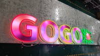 Lettres de signalisation d'entreprise en acrylique 3D LED rétroéclairées lumineuses personnalisées avec plusieurs couleurs pour la publicité et la décoration