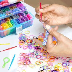 Lot de mini-élastiques colorés DIY pour tressage, motif arc-en-ciel, en boîte, vente en gros - Product Image 3