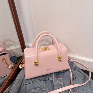 Sophisticated and Fashionable Women's Handbag. Made of PU Material. the Lining Is Made of Polyester.8910 - Product Image 3