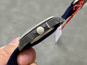 Reloj mecánico de alta calidad de 41 mm con bisel de cerámica y manecillas de acero inoxidable. Visualización de la semana/fecha. - Product Image 3