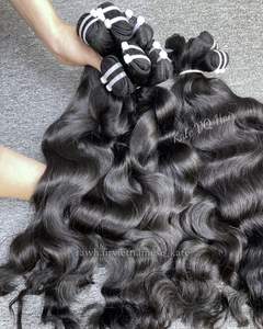 Super Venta Paquete de ondas naturales Cabello crudo de un solo donante de la mejor calidad Ondulado con cutícula alineada para extensiones de cabello humano - Product Image 2