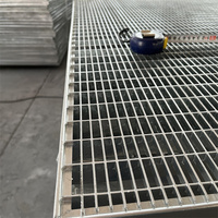 Grille de fenêtre de sous-sol en acier métallique, utilisation durable, grille plate en métal, couverture de puits de fenêtre de sous-sol extérieure, robuste