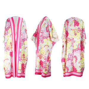 ชุดเซ็ตสองชิ้นลายดอกไม้ขายดี เสื้อคลุมหลวม กางเกงขาสั้น แฟชั่นเสื้อผ้าผู้หญิง - Product Image 2