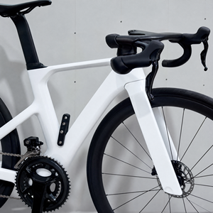 จักรยานเสือหมอบ 700C Aero Carbon รุ่น KOZO Gen.1 ระบบเบรกไฮดรอลิก SENSAH 24 สปีด พร้อมชุดล้ออะลูมิเนียมและคาร์บอน - Product Image 3