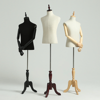 Mannequin d'affichage pour le haut du corps masculin en fibre de verre, accessoire de présentation pour magasin de vêtements (T-shirts, sweats à capuche, vêtements de sport), vitrine et merchandising visuel