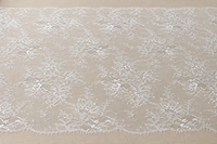 Tissu en dentelle acrylique Raschel tricoté léger à bord festonné floral blanc vintage pour robe de mariée et lingerie