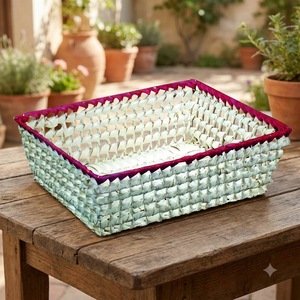 Panier de rangement décoratif minimaliste en feuilles de palmier écologiques, multi-usages pour la maison et le bureau, prix abordable - Product Image 1