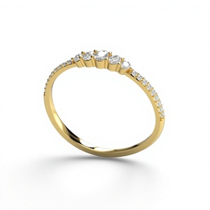 Anillo minimalista chapado en oro de 18 quilates con cinco diamantes redondos graduados para mujer, con banda de diamantes redondos, anillo de media eternidad, joyería fina. - Product Image 2