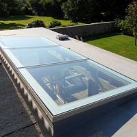 Toit ouvrant rectangulaire en alliage d'aluminium sur mesure, véranda ouverte, lanterneau en verre étanche pour villa