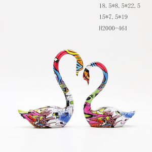Su transferi renkli reçine el sanatları hayvan kuş heykel çift kuğu heykeli - Product Image 5