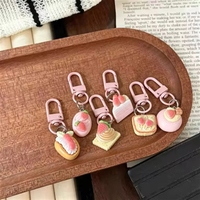 En gros Porte-clés pendentif mini gâteau simulé mignon (fraise, pâtisserie feuilletée) pour sac, cadeau pour fille