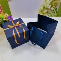 Offre Spéciale – Boîte Cadeau Écologique Carrée Ciel et Terre avec Poignée et Ruban, en Carton Rigide, Carte de Vœux – Finition UV Gaufrée
