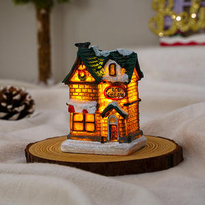 Vente en gros Offre Spéciale de décoration de maisons de Noël <span class=keywords><strong>maison</strong></span> de village de Noël en résine avec lumière LED ornement de Noël - Product Image 3