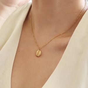 Collar con Colgante de Acero Inoxidable Chapado en Oro, Diseño 2025, Venta al Por Mayor, Cadenas de Joyería Modernas y a la Moda - Product Image 2