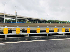 사하라 방진 코팅 저렴한 플라스틱 롤러 배리어 내열성 HDPE (60 ° C 등급) 롤러 배리어 케냐 - Product Image 4