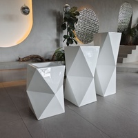 Grandes jardinières modernes écologiques en résine de fibre de verre légères avec trou de drainage, biodégradables, durables, capacité 5000L pour la maison