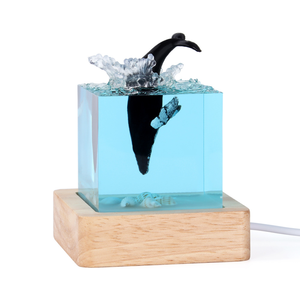 Lámpara Decorativa Personalizable de Resina Epoxi de 5x5 cm con Temática Oceánica: Orca, Tiburón, Delfín, Hada Musical, Luz Nocturna - Product Image 4