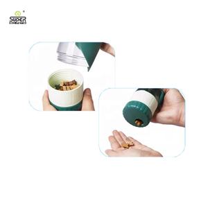 2024 nuevos productos botella de agua para perros 3 en 1 botella de agua portátil para exteriores para perros botella de alimentación para mascotas 350ml agua 125g almacenamiento de alimentos - Product Image 6