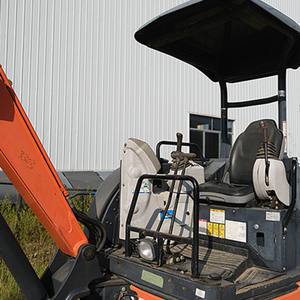 Petite pelleteuse hydraulique à chenilles Hitachi ZX30U japonaise d'occasion, à faible temps de travail - Product Image 4