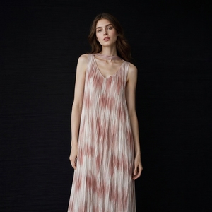Abito Lungo Estivo Casual di Alta Qualità per Donne, Senza Maniche, Stile Resort con Motivo Floreale Sfumato, Scollo a V e Nastro Decorativo - Product Image 1