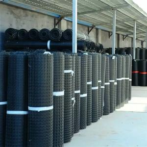 Géogrille composite 100KN en fibre de verre de renfort routier de haute qualité avec revêtement en asphalte - Product Image 5