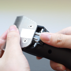 LILIPRO - Cuchillas Profesionales <span class=keywords><strong>de</strong></span> Metalurgia <span class=keywords><strong>de</strong></span> Polvos <span class=keywords><strong>de</strong></span> 10 W y 1,5 mm A5 <span class=keywords><strong>para</strong></span> Cortapelos <span class=keywords><strong>de</strong></span> Mascotas, Cuchillas Anchas <span class=keywords><strong>para</strong></span> Recortar el <span class=keywords><strong>Pelo</strong></span> <span class=keywords><strong>de</strong></span> Perros y Gatos, Tijeras <span class=keywords><strong>para</strong></span> el Cuidado <span class=keywords><strong>de</strong></span> Caballos - Product Image 5