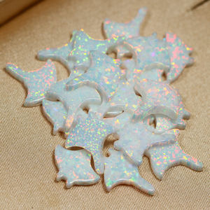 Vente en gros Opale en forme de <span class=keywords><strong>raie</strong></span> <span class=keywords><strong>manta</strong></span> Opale <span class=keywords><strong>blanche</strong></span> de <span class=keywords><strong>raie</strong></span> <span class=keywords><strong>manta</strong></span> Pierre d'opale animale à trou complet - Product Image 1