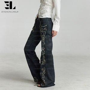 LARSURカスタムファクトリー スタッズ付きラインストーン ジュエリー フレアデニム スリムフィット ブーツカット ダメージ加工 ヴィンテージウォッシュ ツイルデニムパンツ レディース - Product Image 6