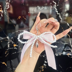 New <span class=keywords><strong>Handmade</strong></span> Đính cườm giả ngọc trai Bow kim loại hợp kim <span class=keywords><strong>Keychain</strong></span> Mặt dây chuyền cho phụ nữ Túi phụ kiện quan trọng - Product Image 2